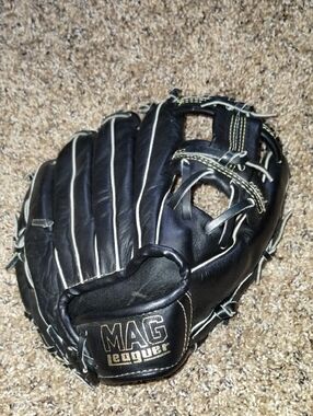 Mag Leaguer LL-1497 Baseball Glove